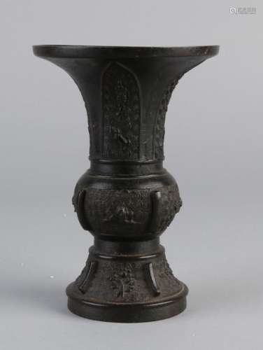 Early Chinese vase