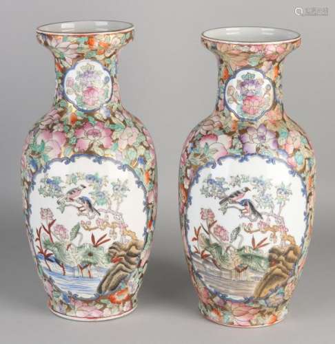 2x Marked Chinese vases