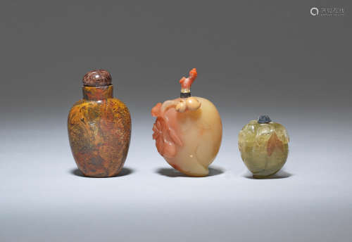 Two agate and a quartz snuff bottle  Late Qing Dynasty