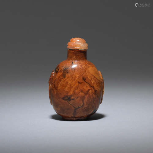 An amber snuff bottle  Qing Dynasty