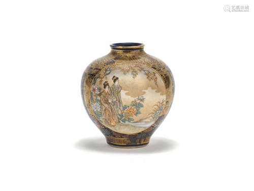 A small Satsuma vase    Signed Kinkozan, Meiji Era