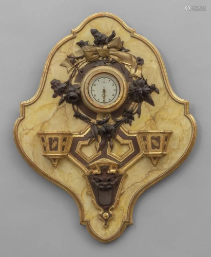 Placca neogotica con orologio in legno