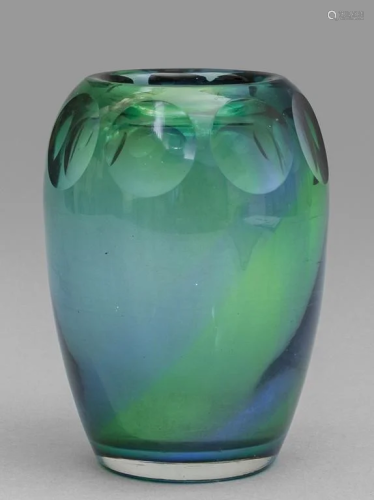 Vaso in vetro verde h.cm.16
