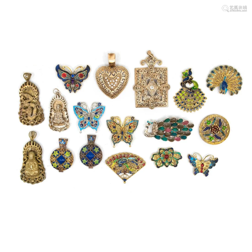 Collection of 17 Assorted Brooch and Pend…