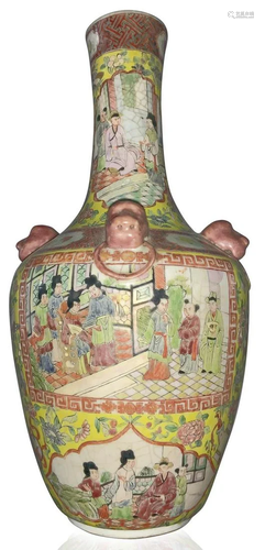 Chinese porcelain vase, richly decorated wi…