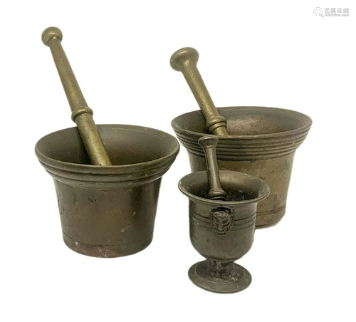 Lot of three mortars in bronze with pestle. 8 c…