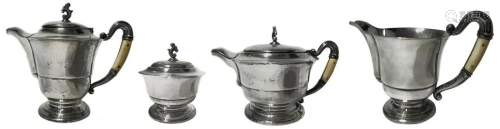 Tea set in silver. Consisting of: teapot, cof…
