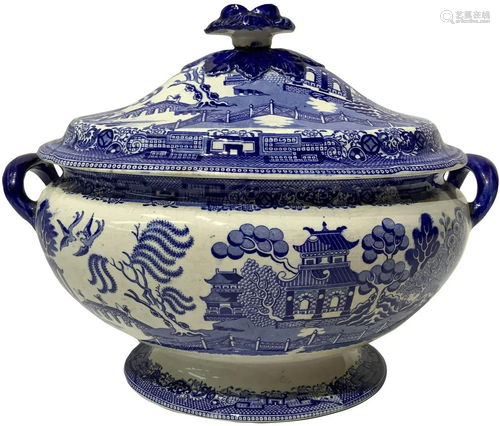 Tureen with landscapes in the colors …