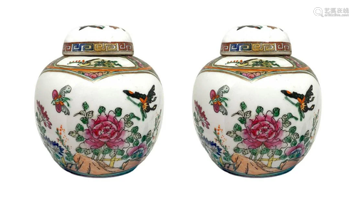 Pair of poutiches in porcelain with floral deco…