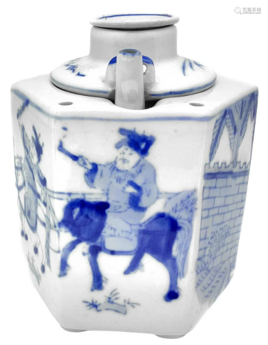 Chinese teapot in blue and white porcelain, …