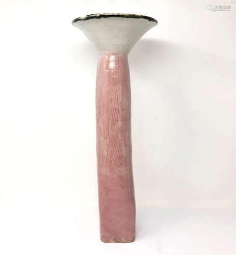 A STONEWARE VASE, BY YING YEUNG LI (CHINA, BORN 1951)