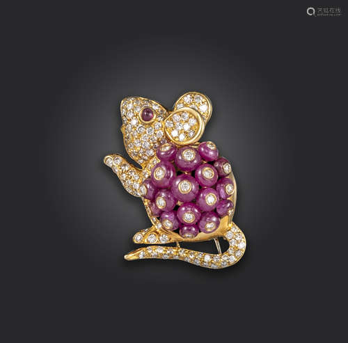 A ruby and diamond-set gold mouse brooch, the stylised mouse pave-set with diamonds and a ruby