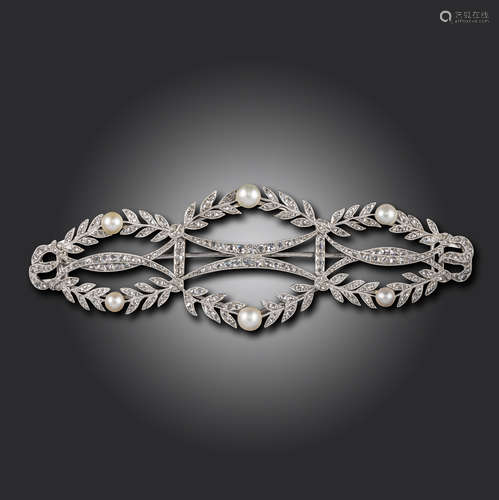 A Belle Époque diamond and pearl hair clip, the centre section formed with rose-cut diamond-set