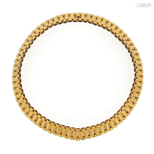 A Victorian gold collar necklace, with fancy polished yellow gold links, 62g, 41cm long