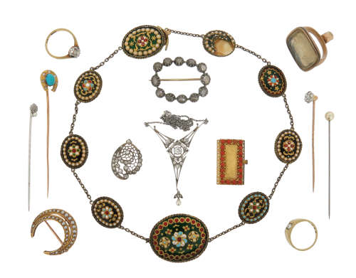 λ Assorted jewellery, including an abstract-shaped diamond-set pierced pendant; an Edwardian and
