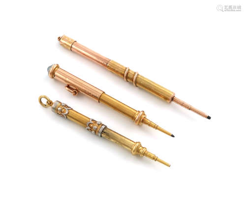 A Victorian 18 carat gold propelling pencil, incuse marked E.W.S, 18 ct, cylindrical form, with