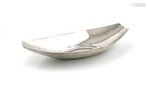 By Geoffrey Bellamy, a modern silver dish, London 1957, also signed 'Des. Geoffrey G Bellamy',