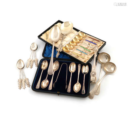 A mixed lot of silver flatware, comprising: a figural spoon, London 1913, a cased set of six