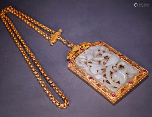 A HETIAN JADE TABLET WRAPPED WITH GILT SILVER