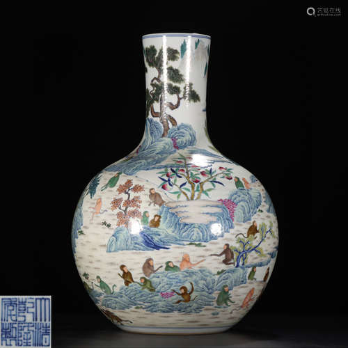 A DOU CAI WHITE GLAZE VASE WITH PEACH PATTERN