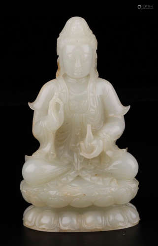 A HETIAN WHITE JADE GUANYIN BUDDHA STATUE EMBEDDED WITH GILT BRONZE