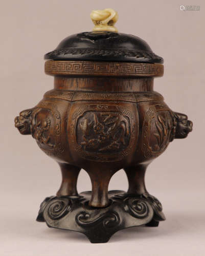 A CHENXIANG WOOD CENSER CARVED WITH FLOWER