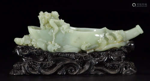 A HETIAN GREEN JADE ORNAMENT SHAPED WITH BOAT