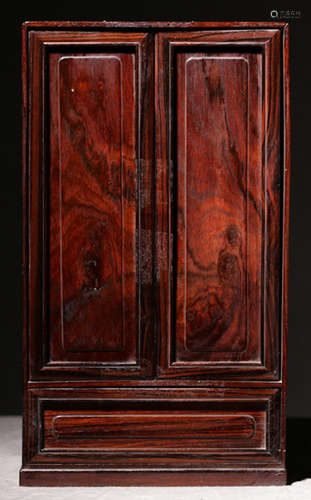 A SUANZHI WOOD WITH LACQUER CABINET