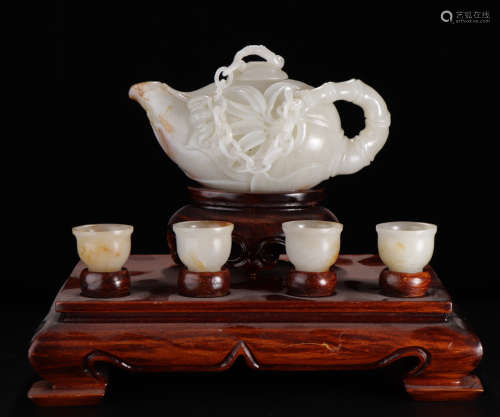 SET OF HETIAN JADE POT&CUP CARVED WITH PATTERN