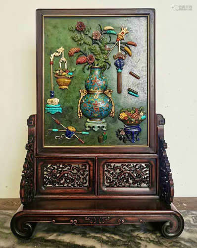A RED WOOD GEM DECORATED SCREEN