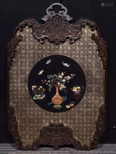 A LACQUER GEM DECORATED CARVED FLOWERS SCREEN