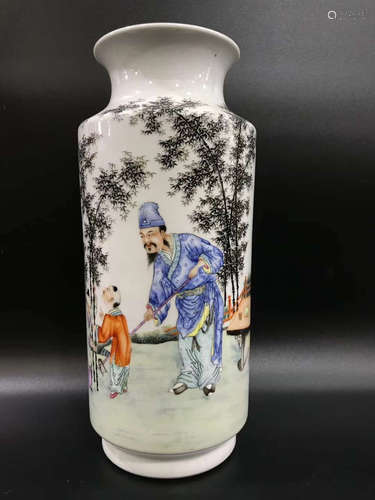 A Chinese Famille Rose Porcelain Vase