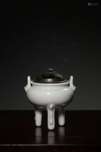 A Chinese Dehua Kiln Porcelain Three-legged Incense Burner