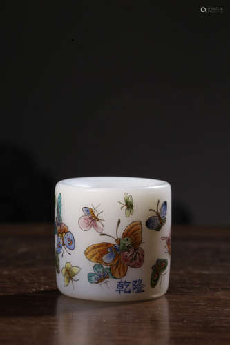 A Chinese Butterfly Painted Glassware Thumb Ring