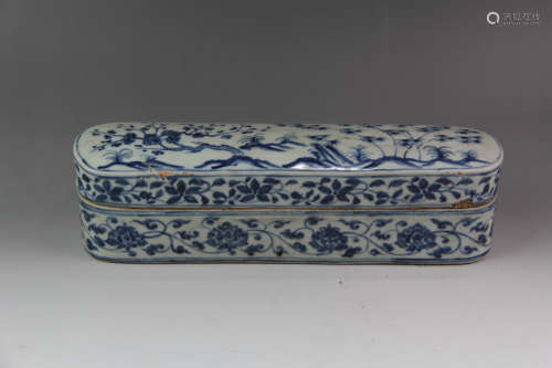 A Chinese Blue and White Painted Porcelain Box with Cover