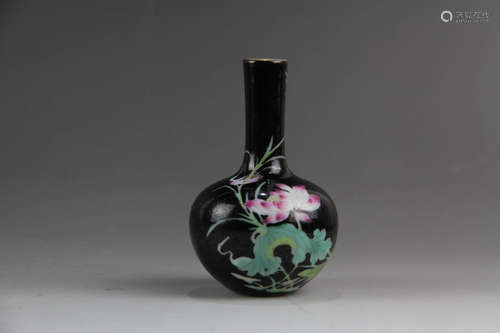 A Chinese Black Famille Lotus Pattern Rose Porcelain Vase