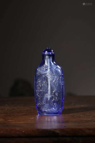 A Chinese Carved Blue Glassware Snuff Bottle