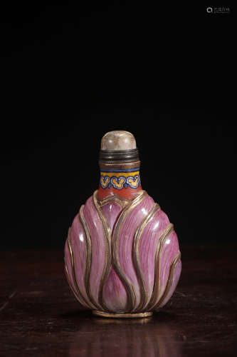 A Chinese Famille Rose Gild Lotus Pattern Porcelain Snuff Bottle