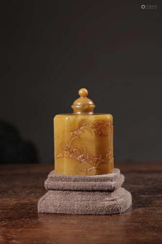 A Chinese Carved Shoushan Stone Snuff Bottle