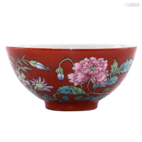 A CHINESE RED PAINTED PORCELAIN BOWL