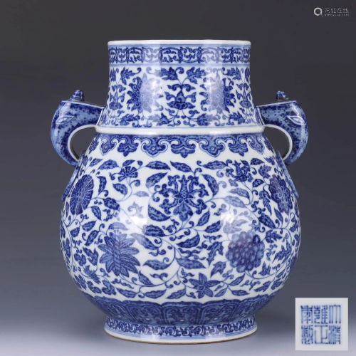 A CHINESE BLUE AND WHITE FLORAL POR…