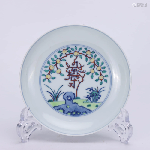 A CHINESE DOUCAI PEACH PAINTED PORCELA…