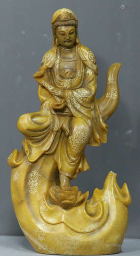 A SOAPSTONE CARVED GUANYIN BUDDHA STATUE