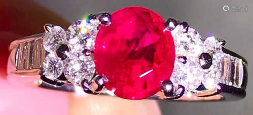 A MAYANMAR PLATINUM WITH RUBY DIAMOND RING