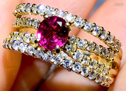 A 18K RUBY DIAMOND RING