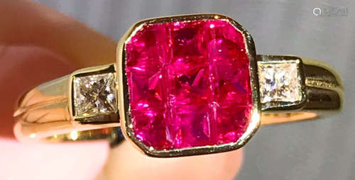 A 18K RUBY DIAMOND RING