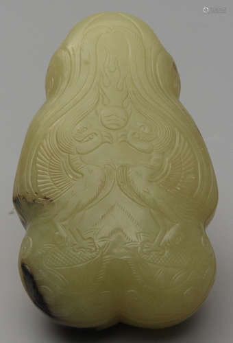 A HETIAN JADE CARVED FROG SHAPE BOX