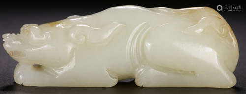 A HETIAN JADE CARVED BEAST SHAPED PENDANT