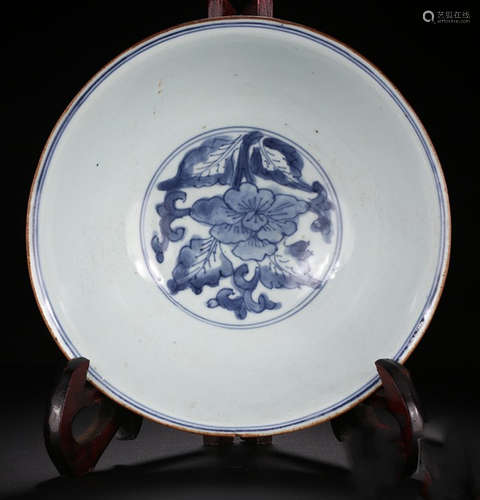 A BLUE&WHITE GLAZE BOWL WITH FLORAL PATTERN