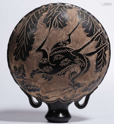 A LINGWU YAO GLAZE POT WITH DEER PATTERN